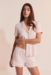 Niewybrane, light pink