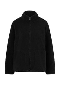 Sort fleecejakke med høj krave, fuld lynlås foran og to sidelommer. Stoffet har en struktureret, blød overflade.