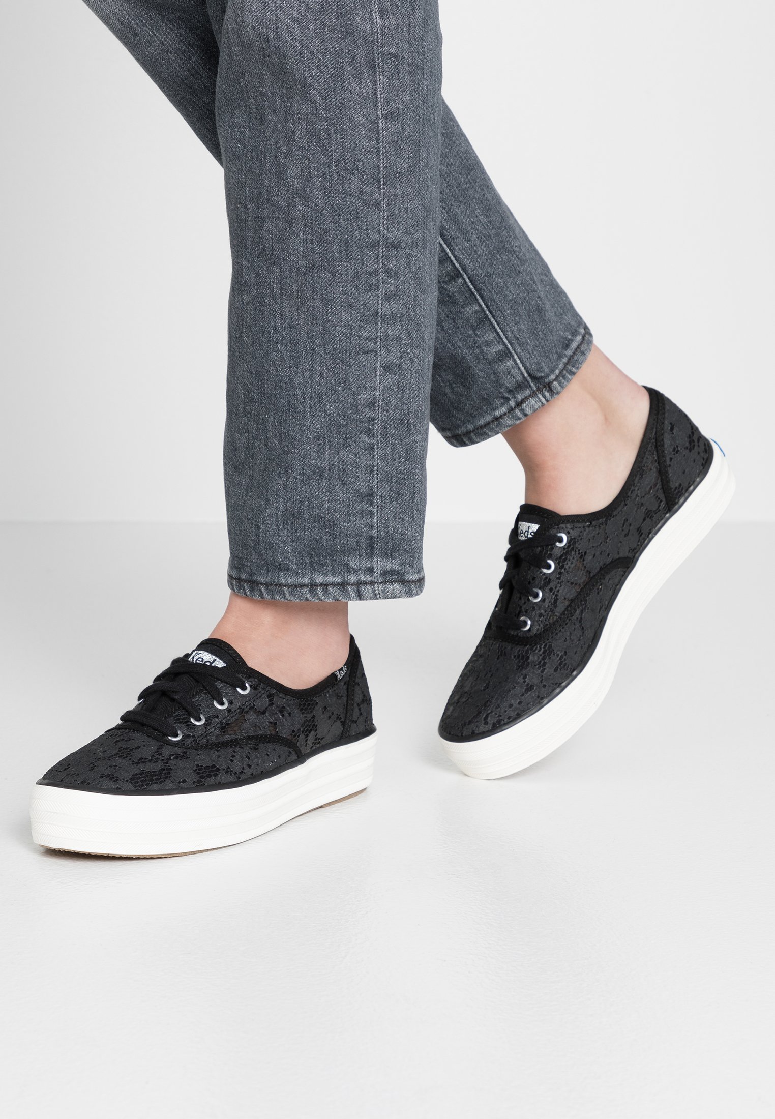keds triple painted crochet