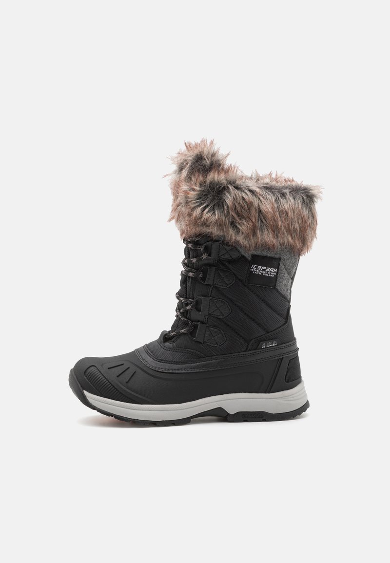 Botte d'hiver noire avec semelle de randonnée, lacets à l'avant et col en fausse fourrure gris-brun, conçue pour les conditions météorologiques froides et humides.