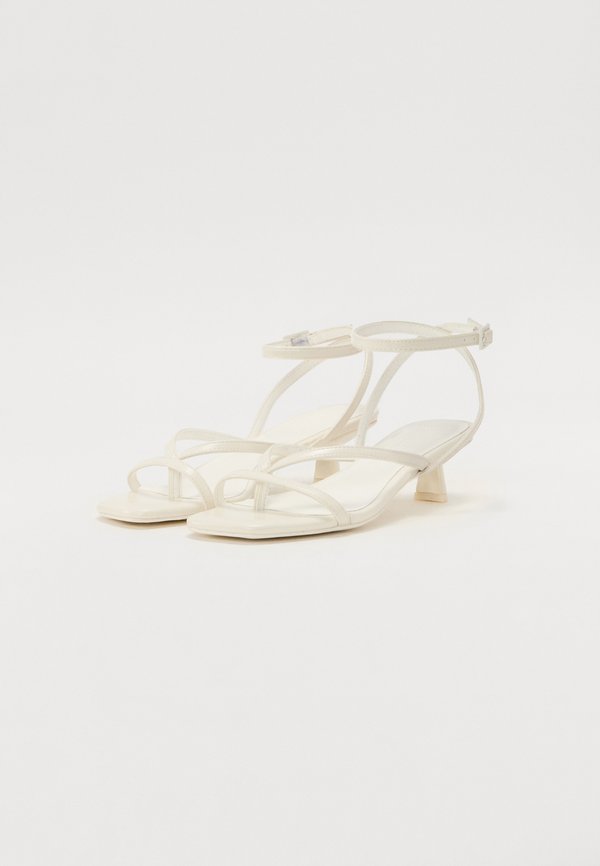 ZORA - T-bar sandals3