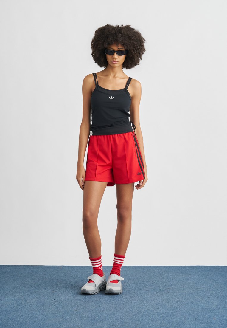トップス PERVERZE 24SS Off Strap Layered Tank Top Sleeveless Layered Tank Top with Adjustable Straps