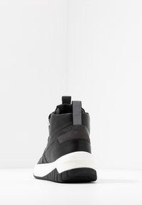 HUGO Zapatillas altas - black