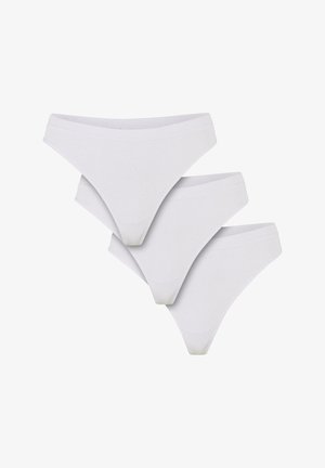 Fehér pamut tangás alsónemű szett, bordázott textúrával, vékony derékszíjjal és minimális takarással. Három pár látható.