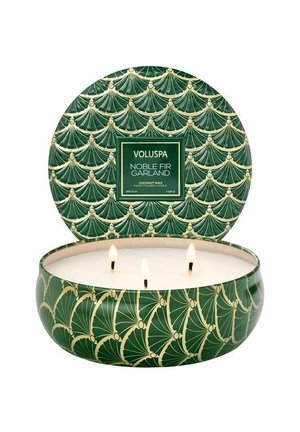 VOLUSPA 3-WICK CANDLE DECORATIVE TIN NOBLE FIR GARLAND 340G - Duftlys - transparent