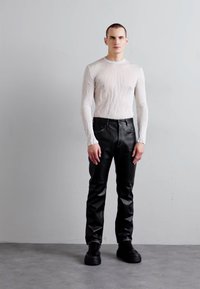 032c UMA TROUSERS - Lederhose - black