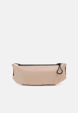 Trousse rectangulaire beige avec fermeture éclair noire et languette, affichée sur un fond clair uni.
