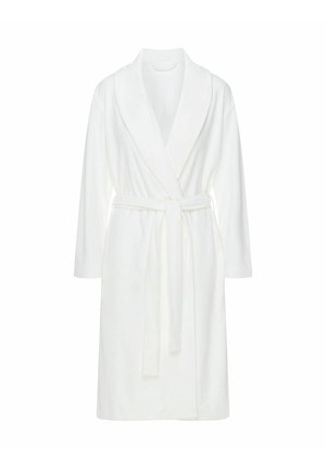 Biały szlafrok z froty z kołnierzem szalowym, długimi rękawami i paskiem materiałowym wiązanym w talii, sięgający do kolan.