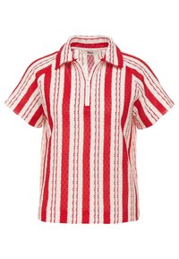 Camisa polo de manga corta a rayas rojas y blancas con cuello de cremallera de un cuarto, fabricada con una textura particular, con líneas horizontales y un ajuste relajado.