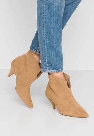 Ankle boot