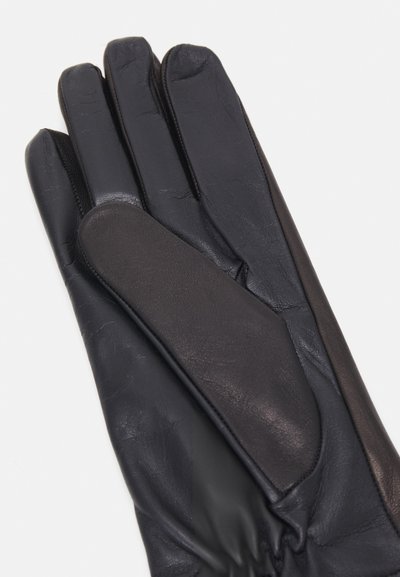 Crne kožne rukavice s glatkom teksturom, s dizajnom odvojenih prstiju i kontrastnom materijalnom površinom na dlanu za bolji grip.