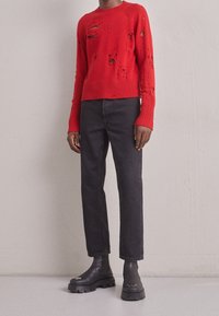 N°21 Pullover - red