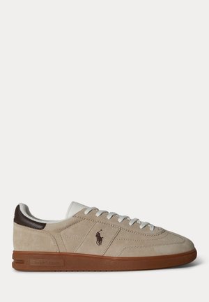 Polo Ralph Lauren, BEDFORD SUEDE SNEAKER UNISEX - Zapatillas - milkshake/dark brown