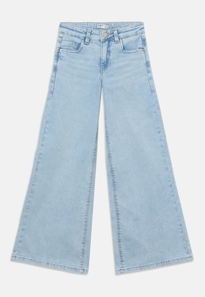 Lyseblå vide jeans med frontlommer, beltehemper og knappelukking i midjen.
