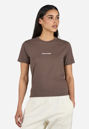 YONA SLIM TEE - T-shirts - washed cozy brown/white gum