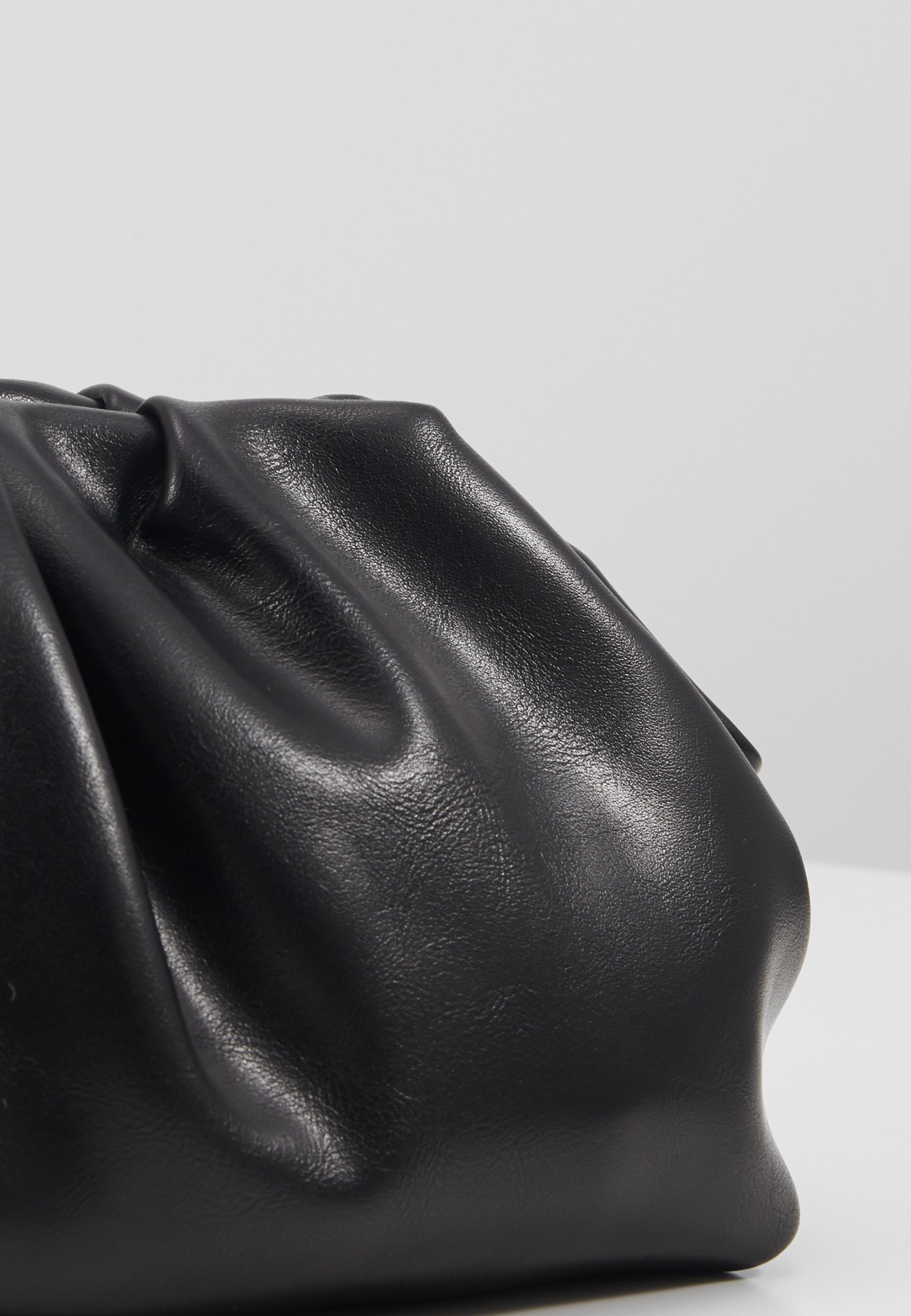 Missguided POUCH BAG WITH CROSS BODY STRAP Skulderveske Missguided POUCH BAG WITH CROSS BODY STRAP Skulderveske