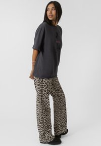 OH APRIL BF ROSE - T-shirt con stampa - darkiron