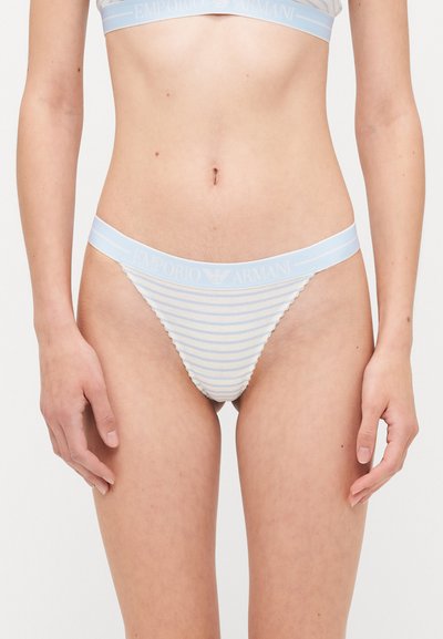 Perizoma a strisce blu e bianche con una morbida texture a costine e un cinturino liscio che presenta il logo "Emporio Armani".