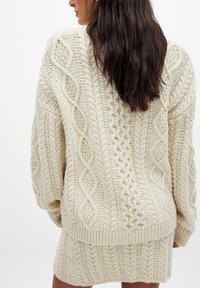 NA-KD CABLE  - Pulover - offwhite