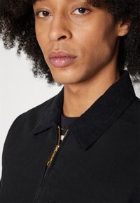 Carhartt WIP DETROIT JACKET - Poletna jakna - black/black rinsed