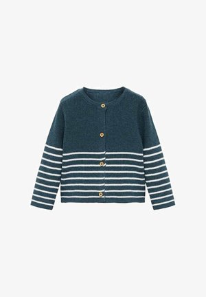 Strickjacke in dunkelblau mit weißen horizontalen Streifen. Sie hat einen runden Halsauschnitt, eine Knopfleiste und Holzknöpfe. Weicher Stoff.