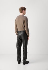 Les Deux RYDER PANTS - Δερμάτινο παντελόνι - black