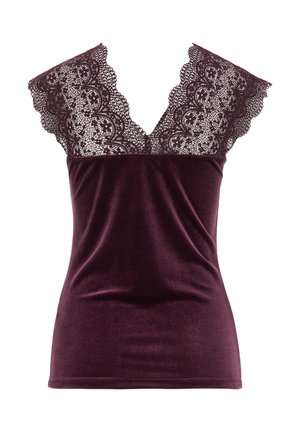 Top din catifea burgund cu decolteu adânc în V, având mâneci scurte din dantelă neagră, delicate, cu margini ondulate pentru un plus de detaliu.