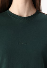 Selected Femme SLFLISA HANKIE O NECK TEE - T-shirts - scarab