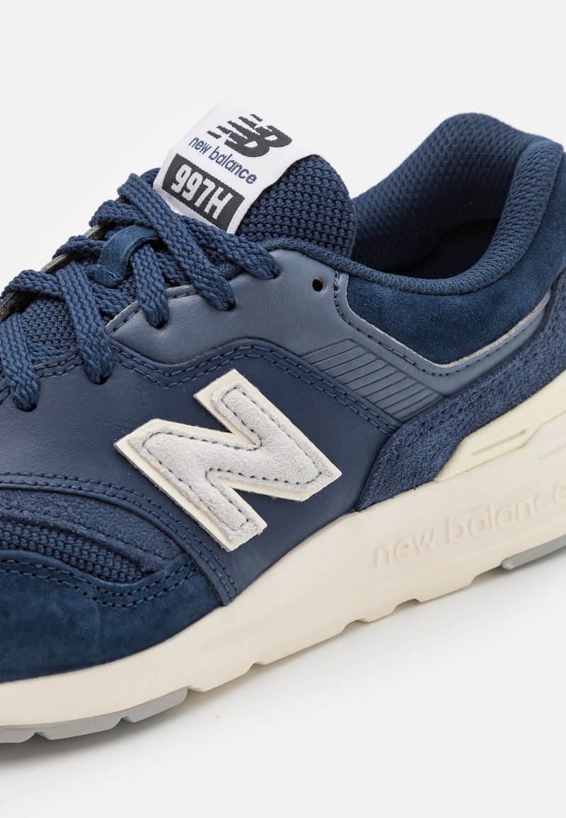 New Balance CM997 UNISEX - Sneaker low - navy/grey matter  