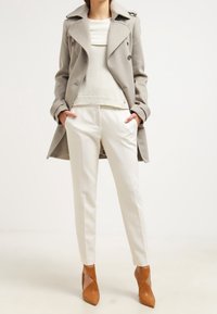 Patrizia Pepe Abrigo clásico - beige