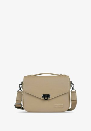 Beige Leder Umhängetasche mit strukturiertem Finish, Klappenverschluss und Metallbeschlägen. Verstellbarer Riemen mit kurzem Tragegriff.