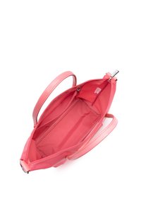 Borsa a mano in pelle rosa con due manici superiori. Interno aperto con una morbida fodera e un compartimento con zip. Design elegante e arrotondato.