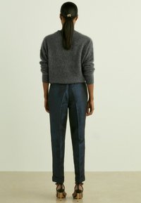 Reiss REGULAR FIT-SIENNA SPARKLE TAPERED - Chino - navy