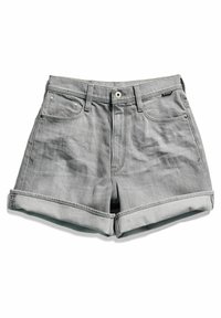 Shorts de mezclilla gris con dobladillo enrollado, cinco bolsillos y detalle de herrajes metálicos en la cintura. Textura suave con un diseño clásico.