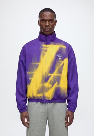 Nike Performance, LOS ANGELES LAKERS STANDARD ISSUE WOVEN JACKET - Тренировъчно яке - field purple/amarillo