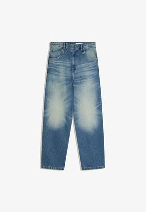 Modré džíny s vysokým pasem a rovnými nohavicemi, se vzory vyblednutí na stehnech, předních kapsách, poutkách na pásek a zapínáním na knoflíky.