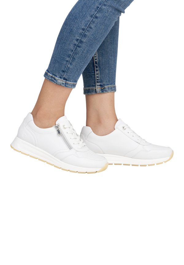 SNEAKER - Sneaker low - weiss