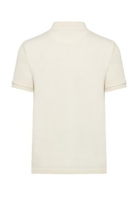 Beige polo t-shirt med krave og korte ærmer, der har en glat tekstur og ribbede detaljer ved ærmerne og kanten. Bagfront.