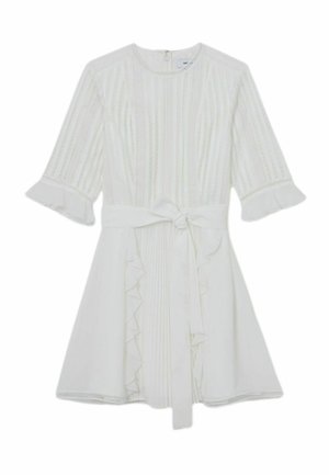 Vestito corto bianco con motivo in pizzo, maniche a metà con volant, scollo rotondo, pieghe frontali e cintura in vita annodata.