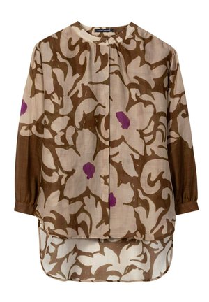 Langärmlige Bluse mit geknöpftem Kragen, abstraktem braun-beigem Blumenmuster und kleinen violetten Akzenten auf leichtem Stoff.