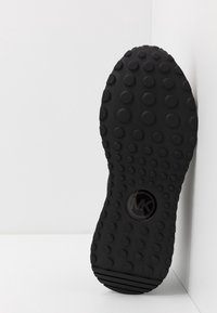 Michael Kors Sneakers - black