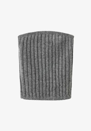 Cappello a maglia grigia con coste e una consistenza morbida; presenta una forma cilindrica alta e motivi di cucitura sottili in tutto.