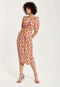 Liquorish FLORAL KNOT FRONT MIDI - Day dress - multi coloured