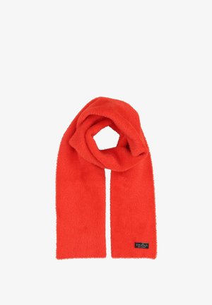 Fular roșu dintr-un material moale și pufos. Are un design simplu și o etichetă cusută cu numele brandului.