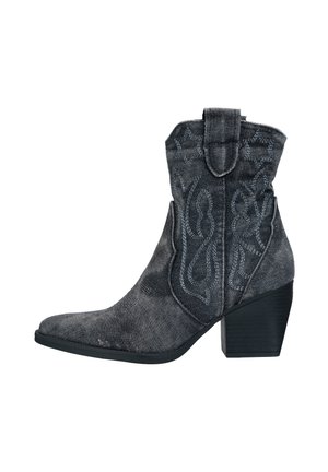 Botte de cowboy grise avec un bout pointu, une broderie détaillée, un tissu texturé et un talon carré. Convient pour une utilisation décontractée ou en extérieur.