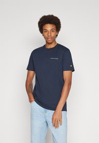 Lyle & Scott - EMBROIDERED - Tricou basic - dark navy Imagine miniatură 1