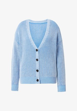 Vaaleansininen neuletakki, jossa on V-kaulus, ribattua tekstiiliä ja mustia nappeja. Rentomallinen malli, jossa on raidalliset yksityiskohdat hihoissa ja helmassa.