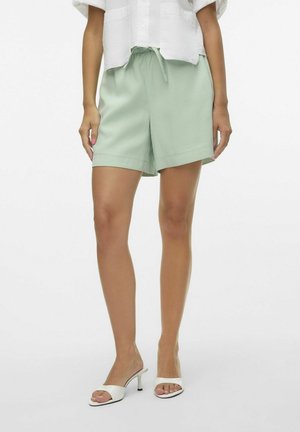 Vero Moda CARMEN NOOS              - Shorts - silt green