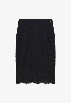 Jupe crayon noire mi-genou avec motif en dentelle florale et ourlet festonné, avec petit détail logo métallique à la taille.