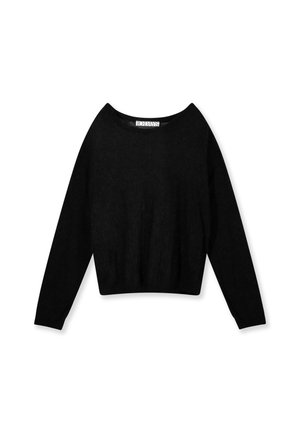 Suéter negro corto con manga larga, cuello barco, hecho de un tejido suave, cuenta con un corte relajado y un diseño minimalista.